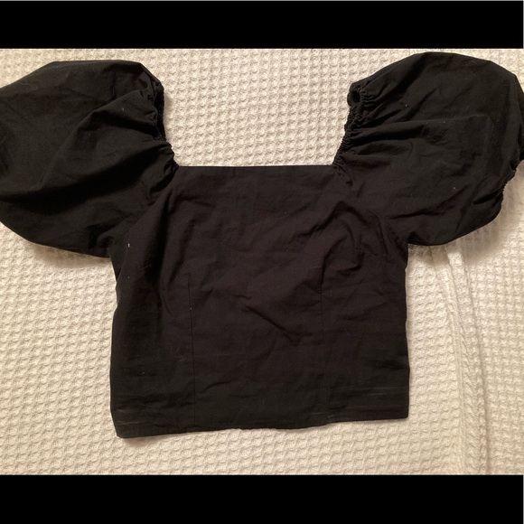 Black Levi’s Puff Sleeve Top - Picture 2 of 4